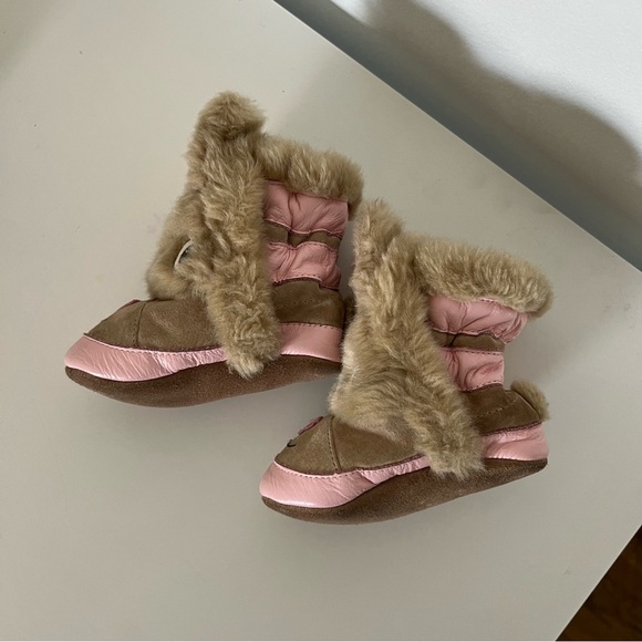 Robeez walking boots! - Picture 3 of 10